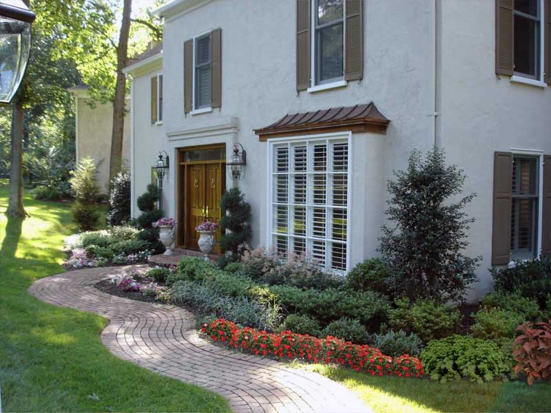 Formal-garden-in-Bryn-Mawr